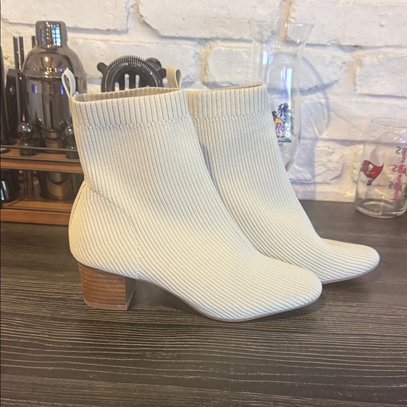 Joie Cream knit Ribbed Ankle Booties - Picture 1 of 6